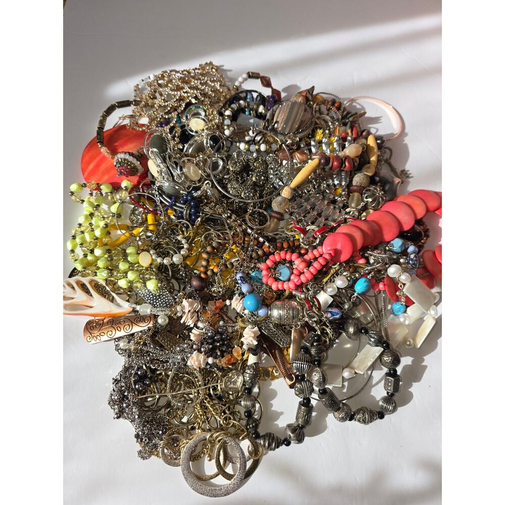 Jewelry 4lb Lot.  Costume, wearable & junk craft lot